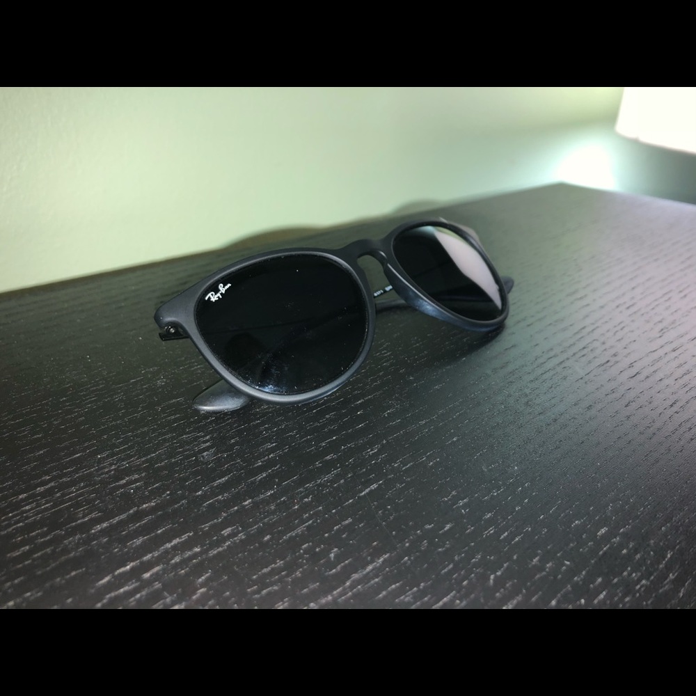 Ray-Ban erika classic black matte